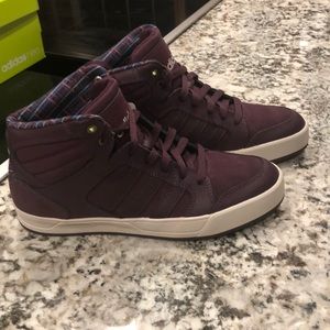 Women’s 10 M Adidas neo Raleigh shoes